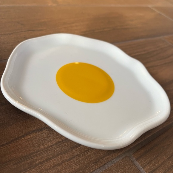 CRATE & BARREL ceramic egg plates - Picture 4 of 4